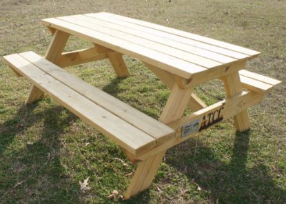 Picture of Picnic Table 